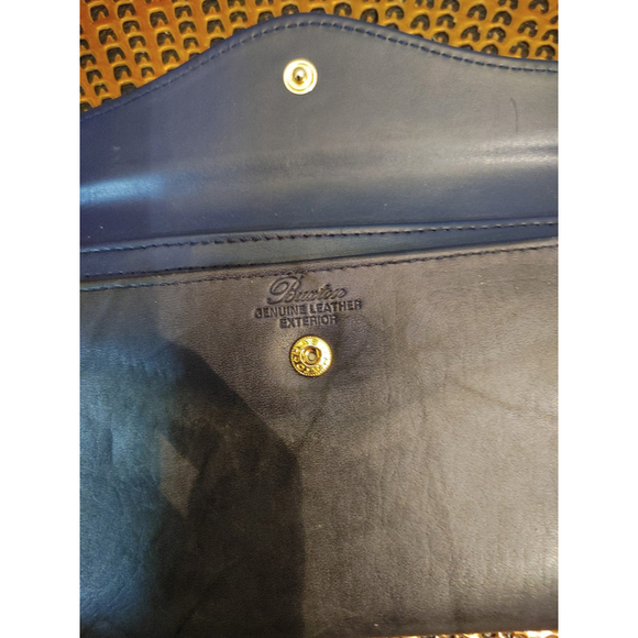 Buxton Heiress Leather Kiss Lock Wallet - Picture 3 of 4